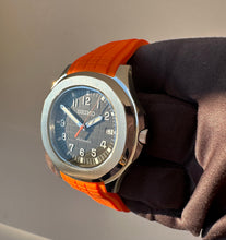Load image into Gallery viewer, Seiko nh35 Aquanaut orange Mod