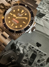 Load image into Gallery viewer, Seiko mod- Comex RED sapphire glass