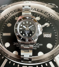 Load image into Gallery viewer, Deepsea vs marine master