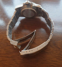 Load image into Gallery viewer, Vintage style 20mm Oyster bracelet