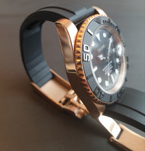 Load image into Gallery viewer, Rose Yactmaster