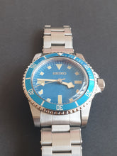 Load image into Gallery viewer, Vintage blue snowflake