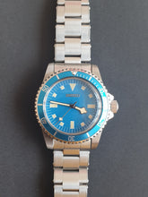 Load image into Gallery viewer, Vintage blue snowflake