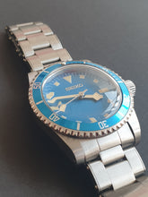 Load image into Gallery viewer, Vintage blue snowflake