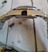 Load image into Gallery viewer, 90s style modern vintage classic driver watch