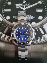 Load image into Gallery viewer, Build deposit - Garry - 43mm gold