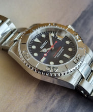 Load image into Gallery viewer, Seiko mod steel yacthmaster blue build