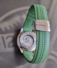 Load image into Gallery viewer, Seiko mod Aquanaut green