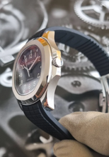 Load image into Gallery viewer, Seiko mod Aquanaut black